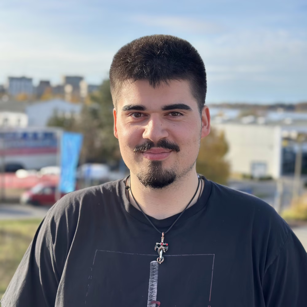 Connor Gross, Auszubildender